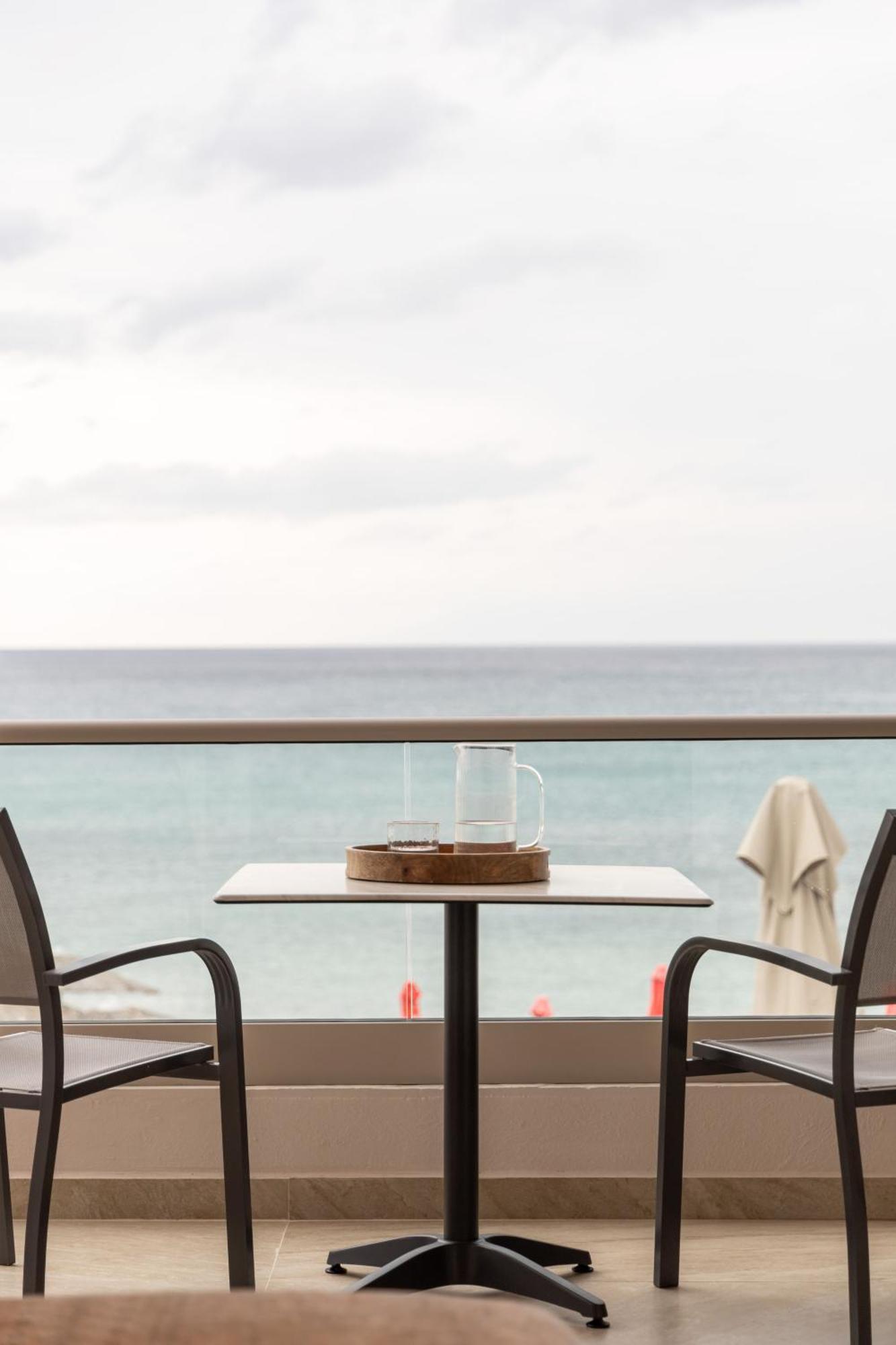 Anna Beach Suites 利迈纳里亚 外观 照片