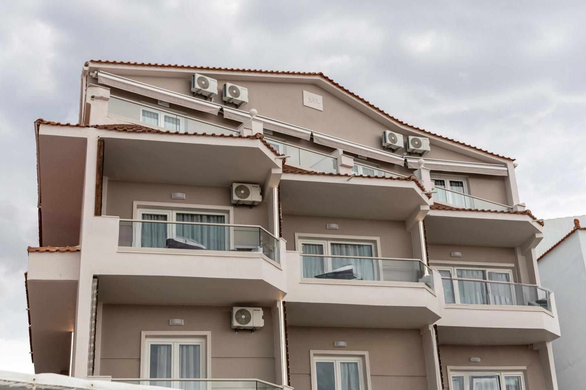 Anna Beach Suites 利迈纳里亚 外观 照片