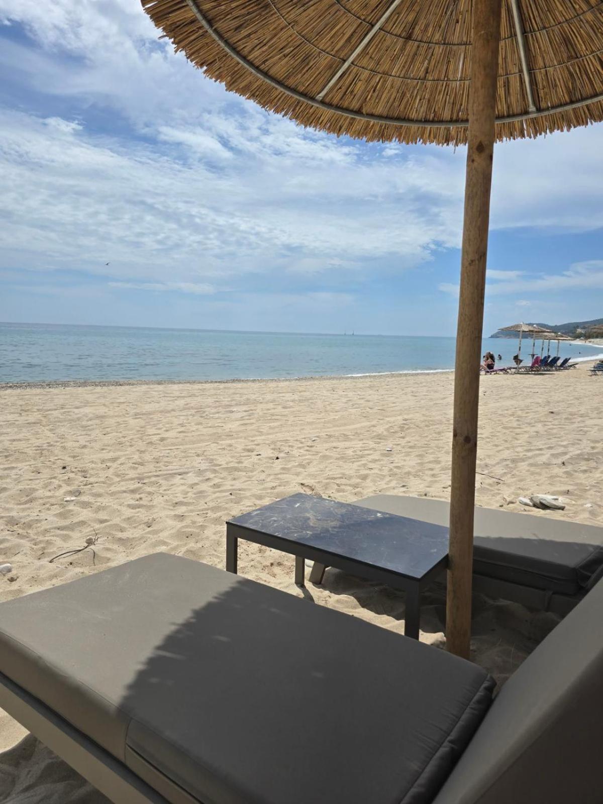 Anna Beach Suites 利迈纳里亚 外观 照片