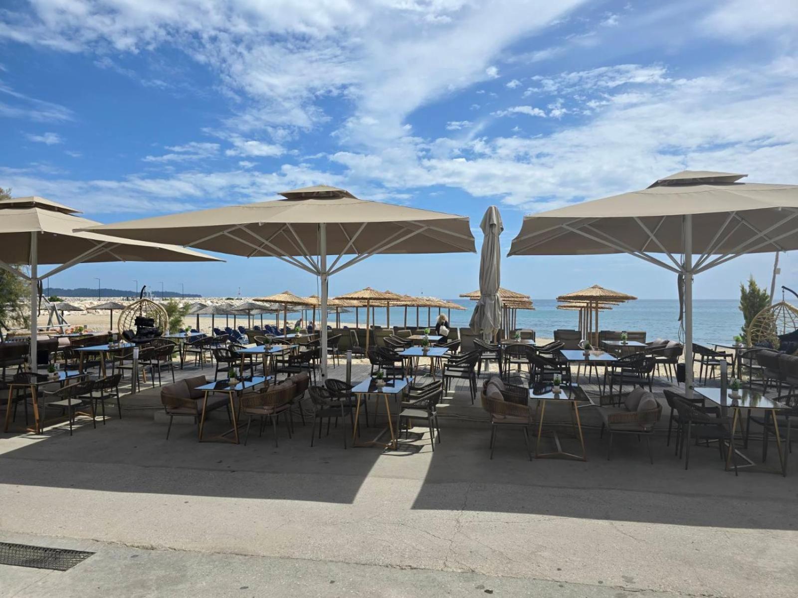 Anna Beach Suites 利迈纳里亚 外观 照片